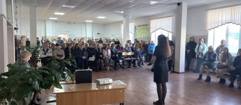 В Кавалерово Приморского края полицейские и общественники рассказали студентам, как защититься от мошенников